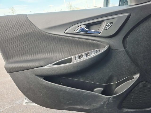 Chevrolet Malibu Vehicle Full-screen Gallery Image 27