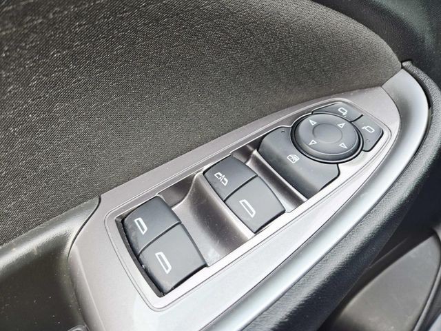 Chevrolet Malibu Vehicle Full-screen Gallery Image 28