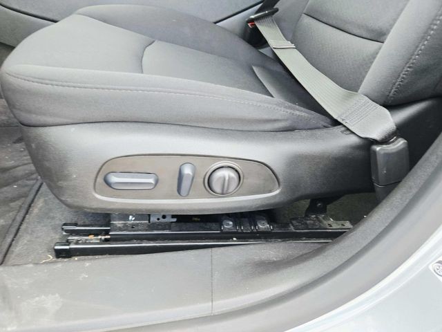 Chevrolet Malibu Vehicle Full-screen Gallery Image 29