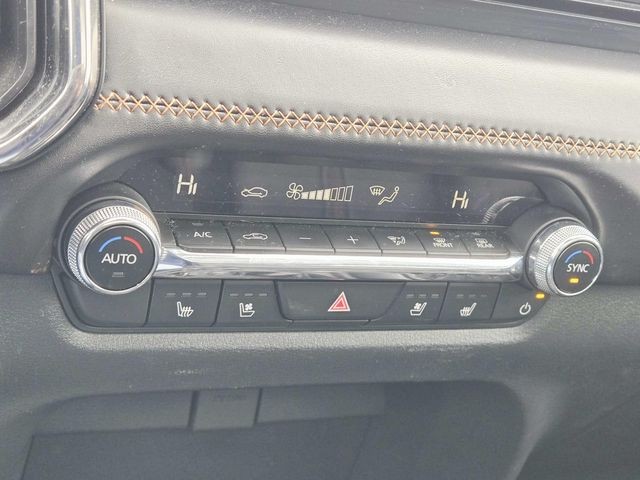 Mazda CX-50 Vehicle Full-screen Gallery Image 12