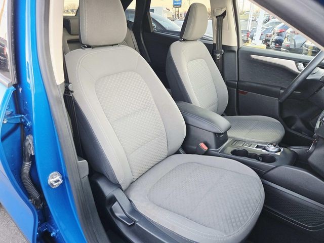 Ford Escape Vehicle Full-screen Gallery Image 13