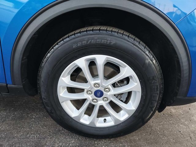 Ford Escape Vehicle Full-screen Gallery Image 14