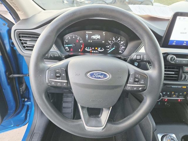 Ford Escape Vehicle Full-screen Gallery Image 16