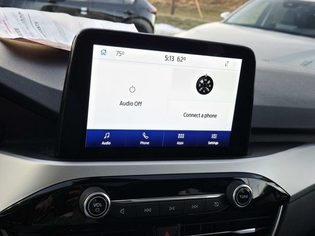 Ford Escape Vehicle Full-screen Gallery Image 22