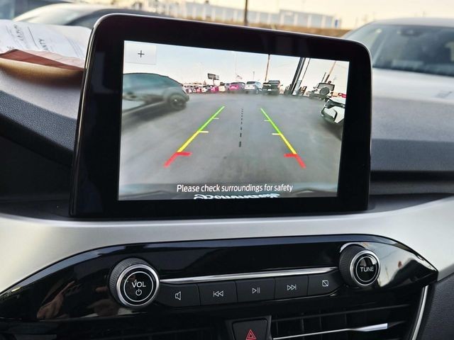 Ford Escape Vehicle Full-screen Gallery Image 23