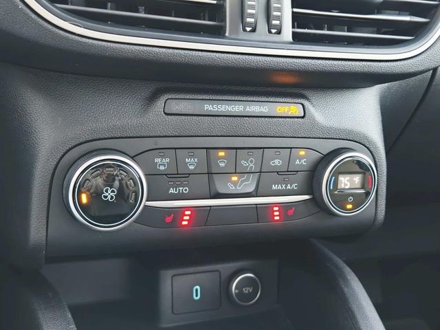 Ford Escape Vehicle Full-screen Gallery Image 24