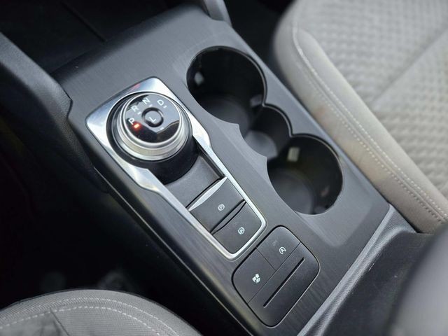 Ford Escape Vehicle Full-screen Gallery Image 26