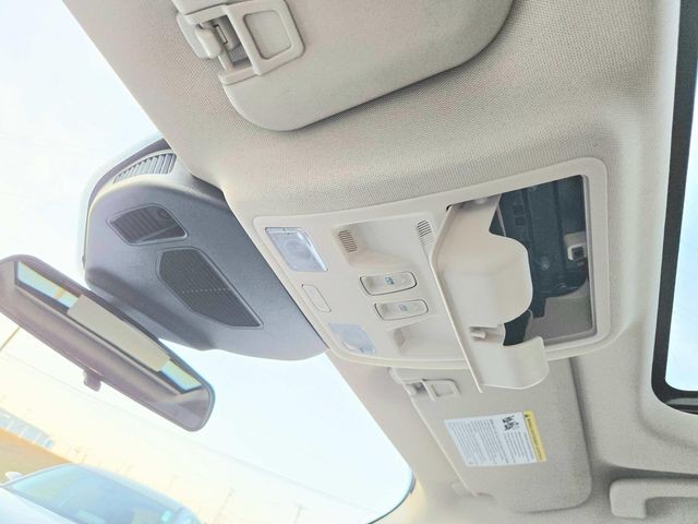 Ford Escape Vehicle Full-screen Gallery Image 27