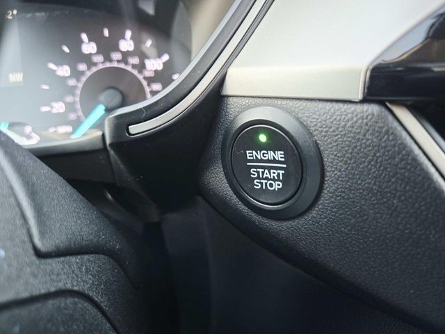 Ford Escape Vehicle Full-screen Gallery Image 28