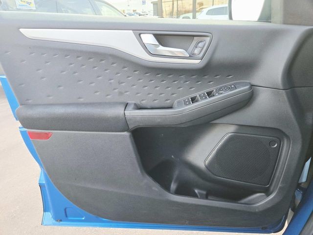 Ford Escape Vehicle Full-screen Gallery Image 30
