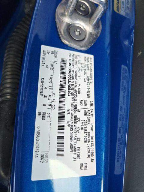 Ford Escape Vehicle Full-screen Gallery Image 33