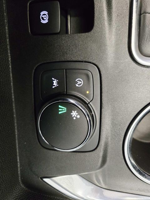 Chevrolet Traverse Vehicle Full-screen Gallery Image 29