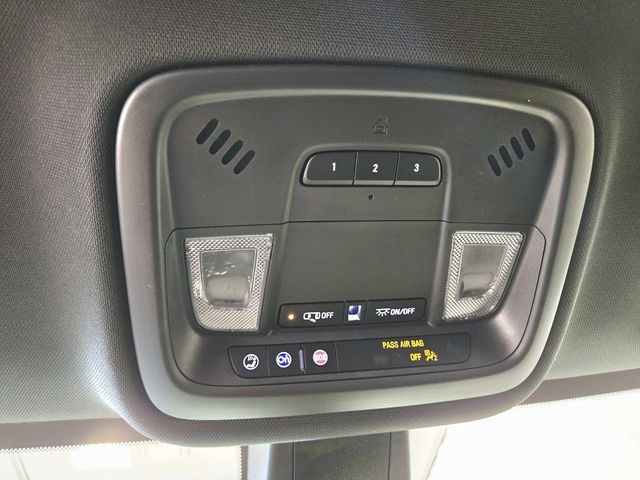 Chevrolet Traverse Vehicle Full-screen Gallery Image 31