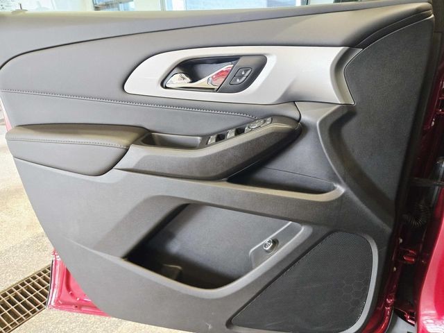 Chevrolet Traverse Vehicle Full-screen Gallery Image 32