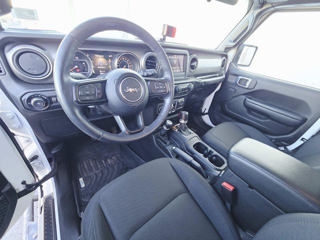 Jeep Wrangler Vehicle Full-screen Gallery Image 06