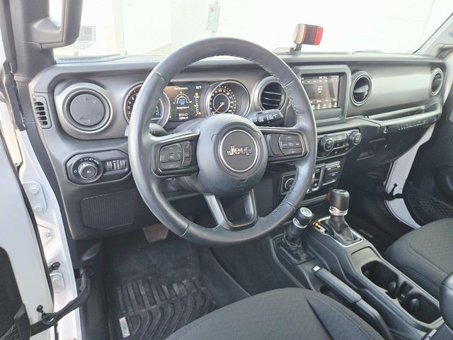 Jeep Wrangler Vehicle Full-screen Gallery Image 07