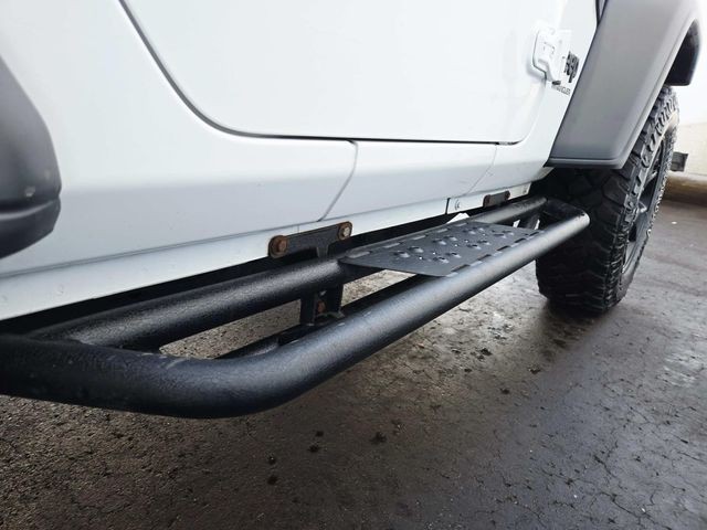 Jeep Wrangler Vehicle Full-screen Gallery Image 14