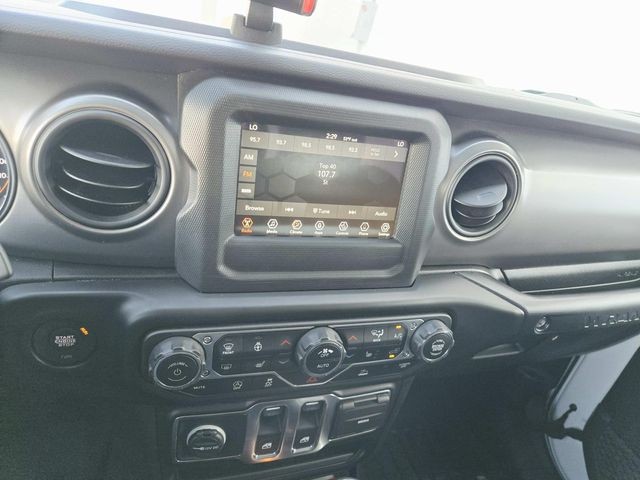 Jeep Wrangler Vehicle Full-screen Gallery Image 23