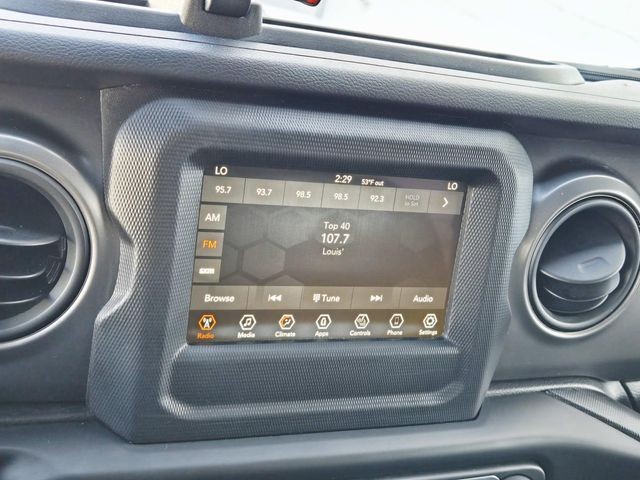 Jeep Wrangler Vehicle Full-screen Gallery Image 24