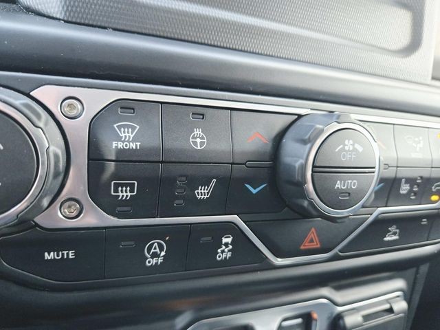 Jeep Wrangler Vehicle Full-screen Gallery Image 27