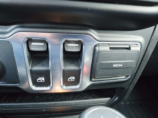 Jeep Wrangler Vehicle Full-screen Gallery Image 29