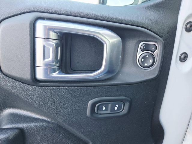 Jeep Wrangler Vehicle Full-screen Gallery Image 33