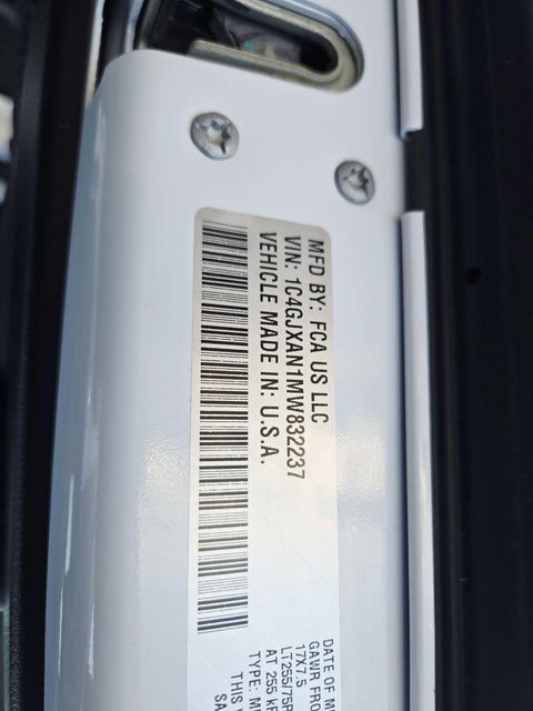 Jeep Wrangler Vehicle Full-screen Gallery Image 35