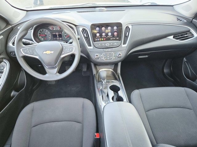 Chevrolet Malibu Vehicle Full-screen Gallery Image 07