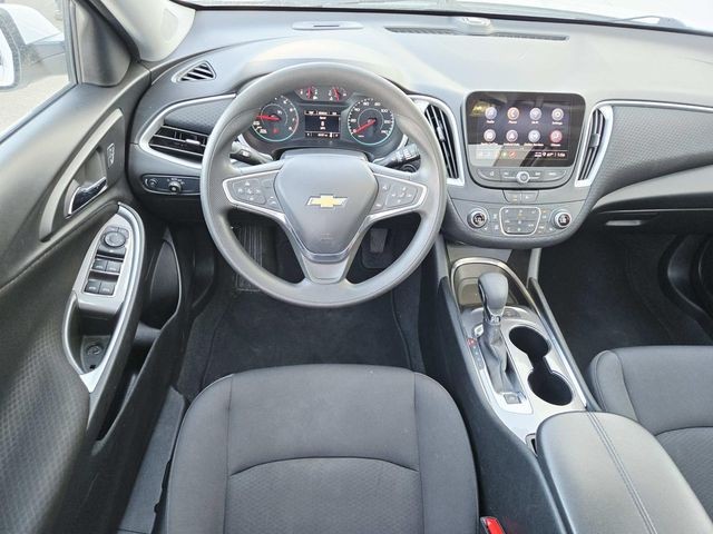 Chevrolet Malibu Vehicle Full-screen Gallery Image 08