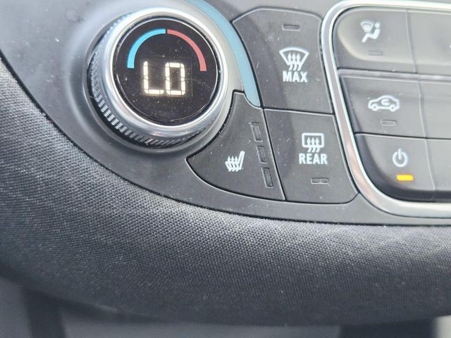 Chevrolet Malibu Vehicle Full-screen Gallery Image 25