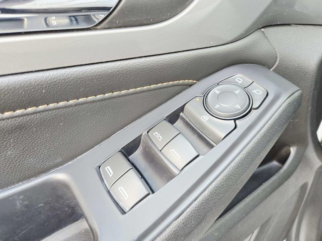 Chevrolet Traverse Vehicle Full-screen Gallery Image 38