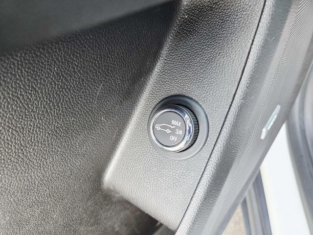 Chevrolet Traverse Vehicle Full-screen Gallery Image 39