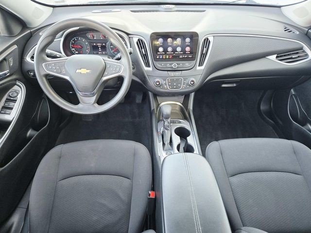 Chevrolet Malibu Vehicle Full-screen Gallery Image 06