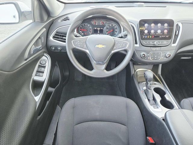 Chevrolet Malibu Vehicle Full-screen Gallery Image 07