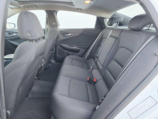 Chevrolet Malibu Vehicle Full-screen Gallery Image 09