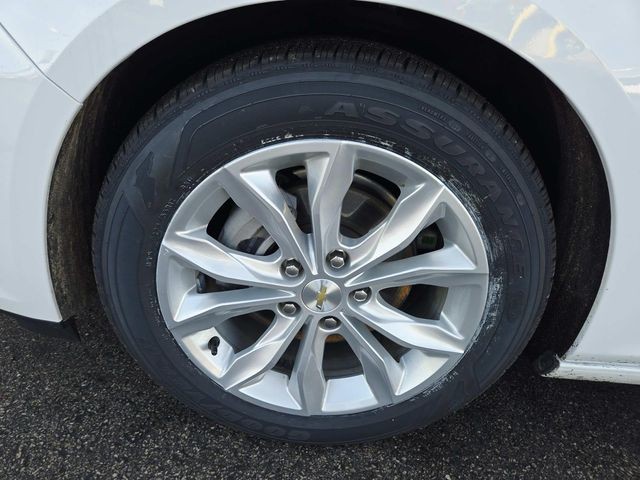 Chevrolet Malibu Vehicle Full-screen Gallery Image 14