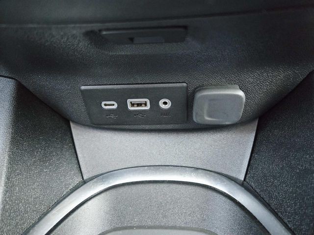 Chevrolet Malibu Vehicle Full-screen Gallery Image 26