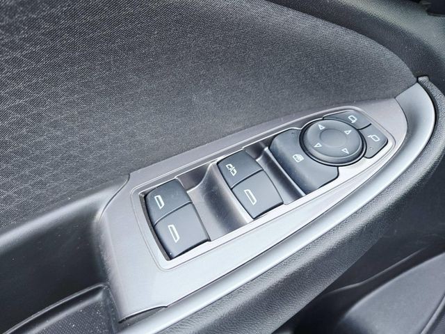 Chevrolet Malibu Vehicle Full-screen Gallery Image 29