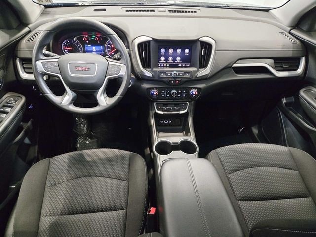 GMC Terrain Vehicle Full-screen Gallery Image 06