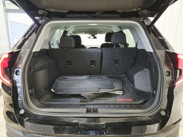GMC Terrain Vehicle Full-screen Gallery Image 10