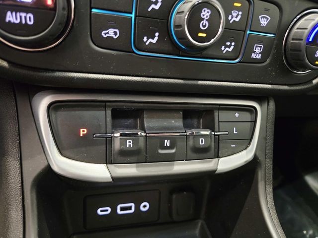 GMC Terrain Vehicle Full-screen Gallery Image 24