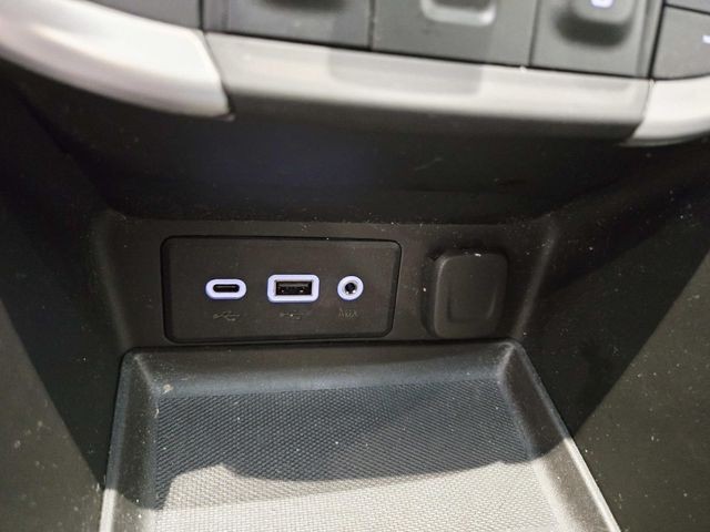 GMC Terrain Vehicle Full-screen Gallery Image 25