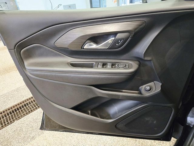 GMC Terrain Vehicle Full-screen Gallery Image 31