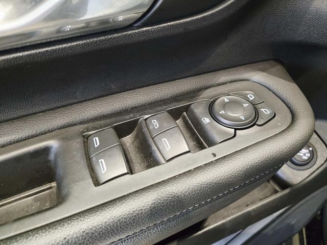 GMC Terrain Vehicle Full-screen Gallery Image 32