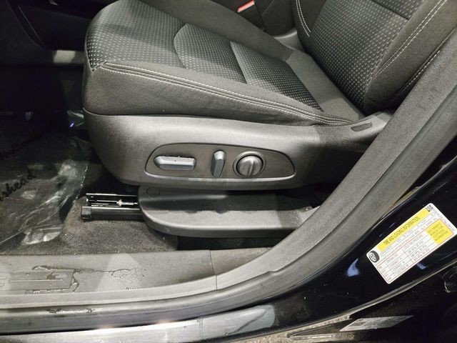 GMC Terrain Vehicle Full-screen Gallery Image 33