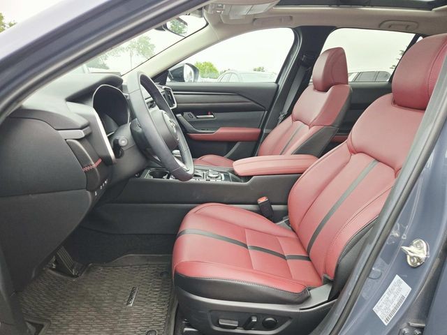 Mazda CX-50 Hybrid Vehicle Full-screen Gallery Image 09