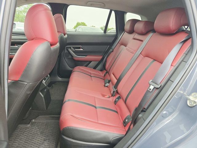 Mazda CX-50 Hybrid Vehicle Full-screen Gallery Image 10