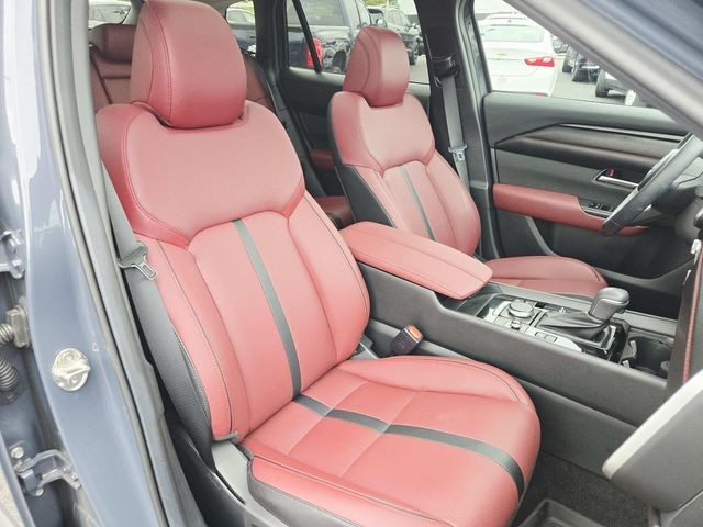 Mazda CX-50 Hybrid Vehicle Full-screen Gallery Image 13