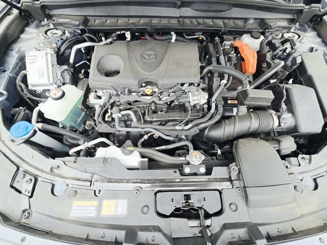 Mazda CX-50 Hybrid Vehicle Full-screen Gallery Image 15