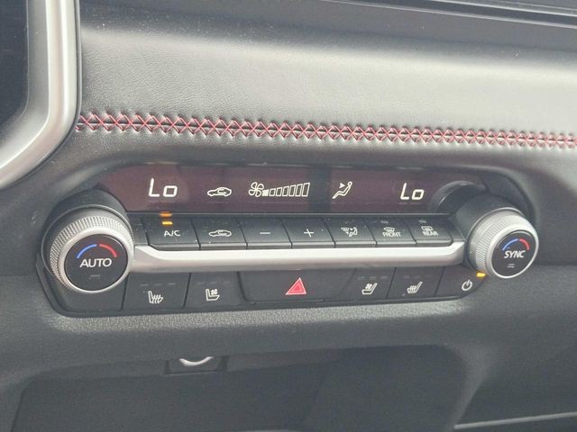 Mazda CX-50 Hybrid Vehicle Full-screen Gallery Image 24